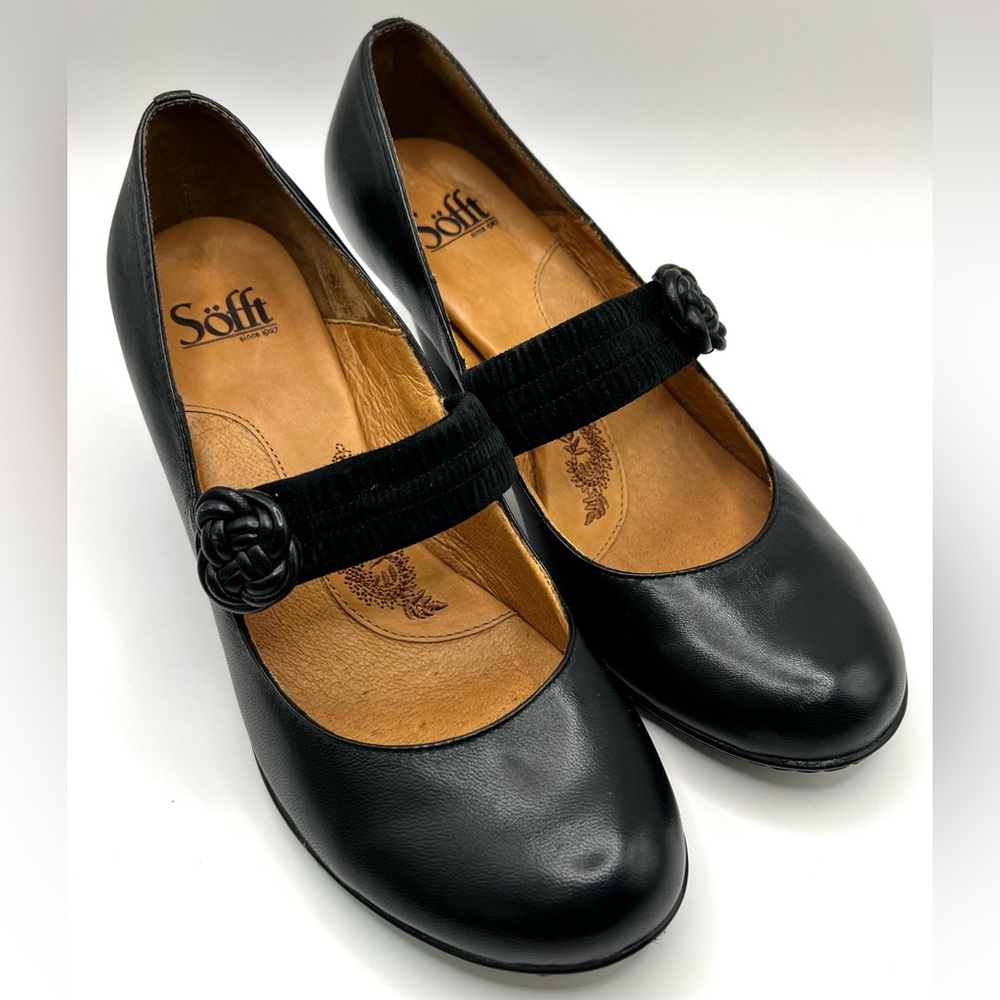 Sofft Black Mary Jane heels-Size:8-1/2, Small flower pattern weave-side of strap